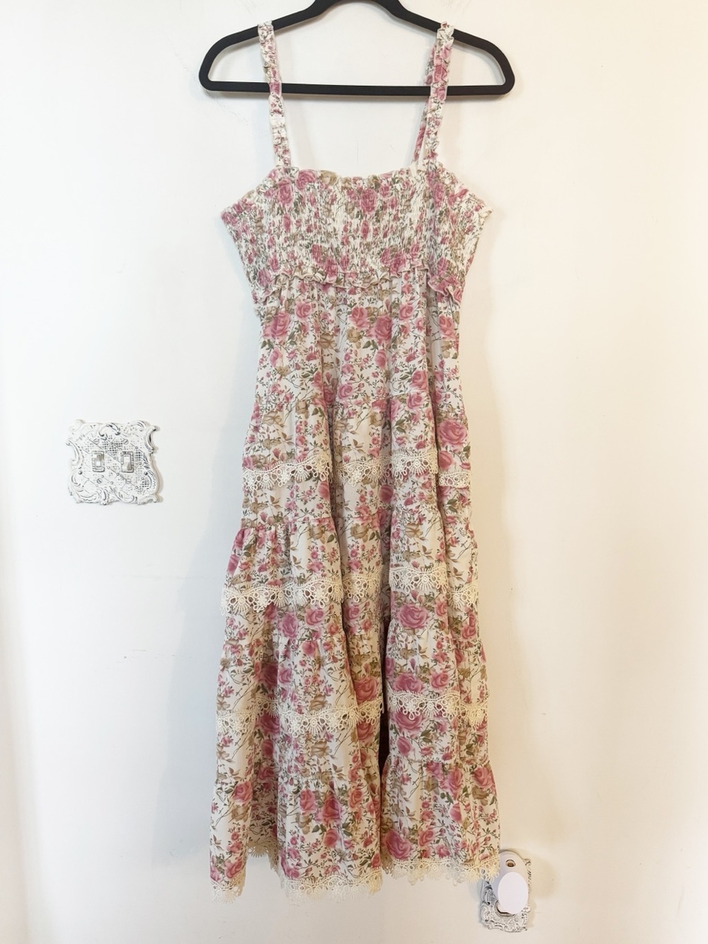 Altar’d State Cream and Pink Rose Floral
Tiered Crochet Lace Midi Dress L - Picture 7 of 9